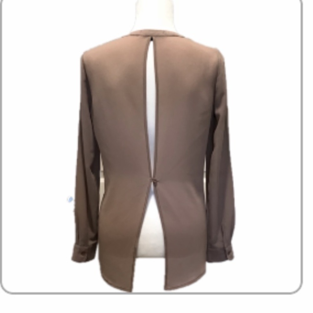 SALE! 🎉Nude Blouse